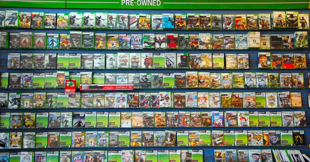 Lo scaffale dei videogiochi usati era una tappa immancabile