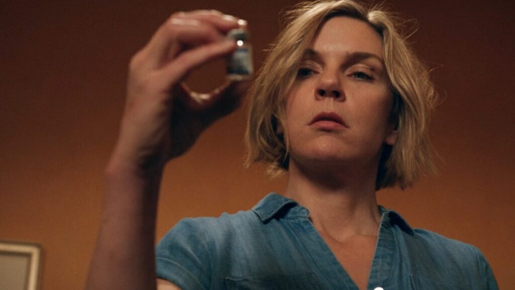 Pluribus Apple Tv+ Vince Gilligan Carol Rhea Seehorn