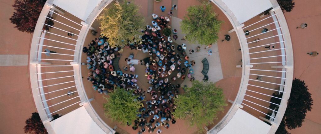 Pluribus Apple Tv+ Vince Gilligan