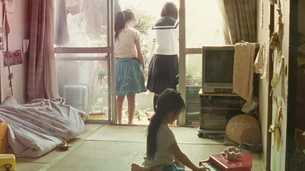 Riflessi dell'Invisibile: Nobody Knows 13