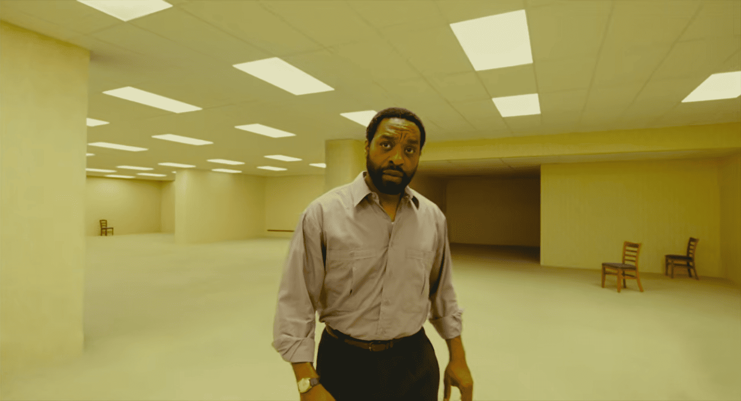 cosa sono le backroom cosa sono gli spazi liminali backrooms chiwetel ejiofor kane parsons horror film